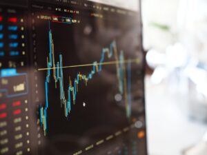Aprende cómo invertir en el S&P 500 y haz crecer tu dinero hoy mismo!
